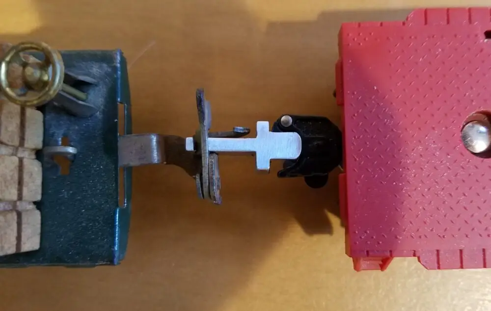 Coupler Adapter - O Ga Lionel Latch/ Box to Knuckle - Image 8