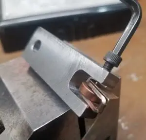 Requires 9/64" hex wrench