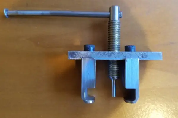 Large Gauge Wheel Puller w/ Special Duty Jaws - O gauge