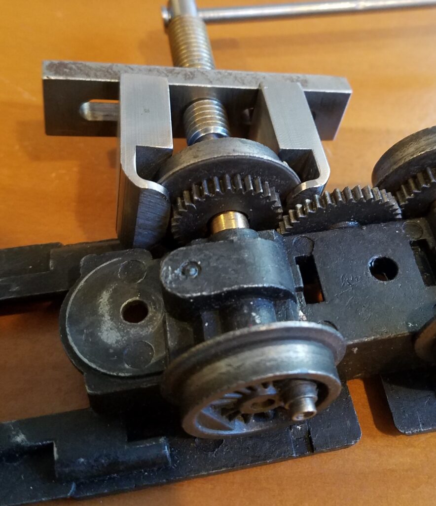 Large Gauge Wheel Puller w/ Special Duty Jaws O gauge PE Design