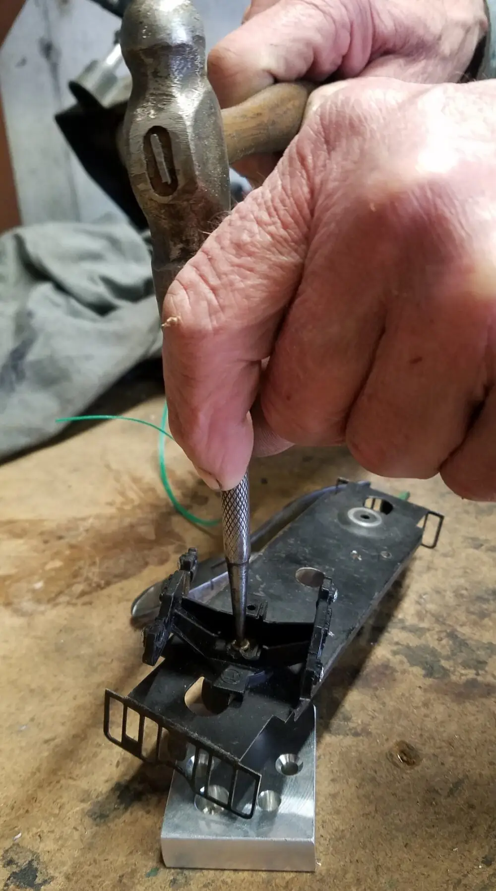Rivet Remover / Station - Image 2