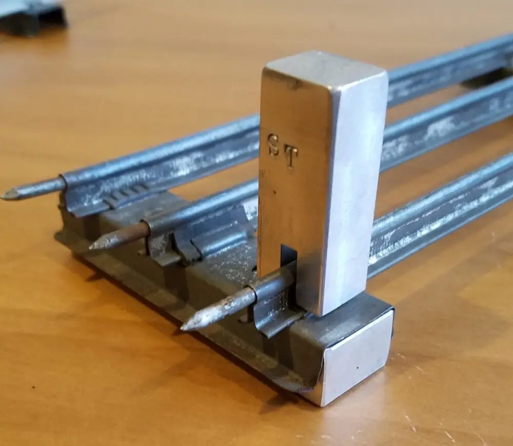 Track Tie Punch - Standard gauge - Image 5