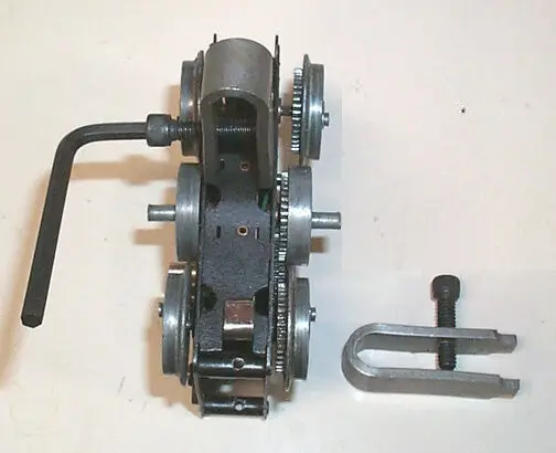 Frame Spreading Tool